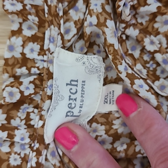 Floral flutter sleeve top - Picture 4 of 6